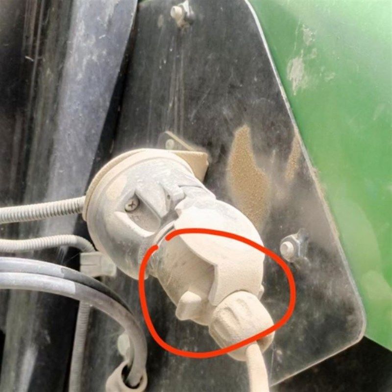 57M15747约翰迪尔拖拉机原厂配件5E1004 954 1204电源输出7针插座