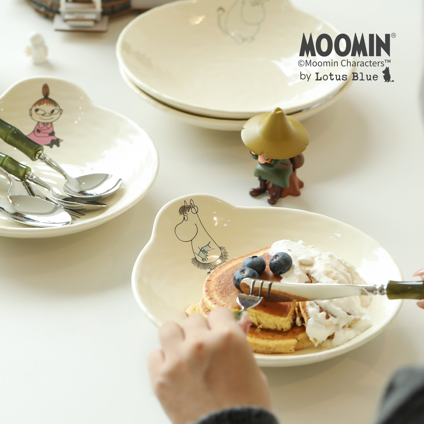 moomin姆明盘子陶瓷餐盘家用新款盘子高颜值手把碗盘儿童餐具套组