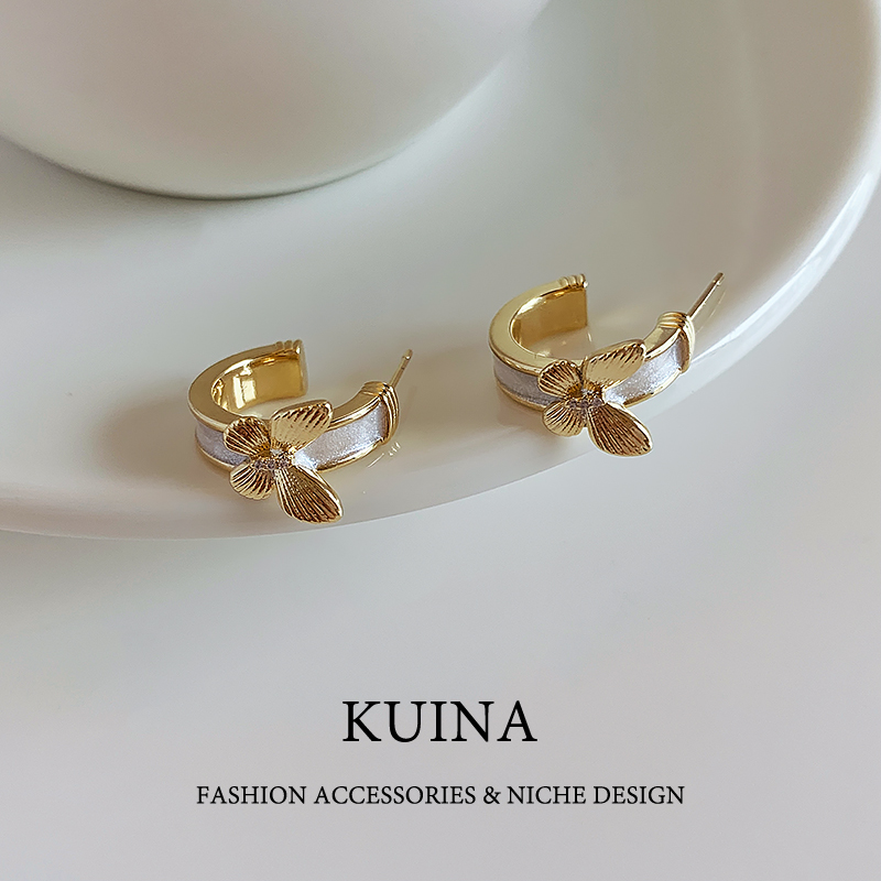 独特蝴蝶耳环圈圈女士金色耳饰