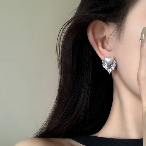 2025年新款爱心珍珠耳钉