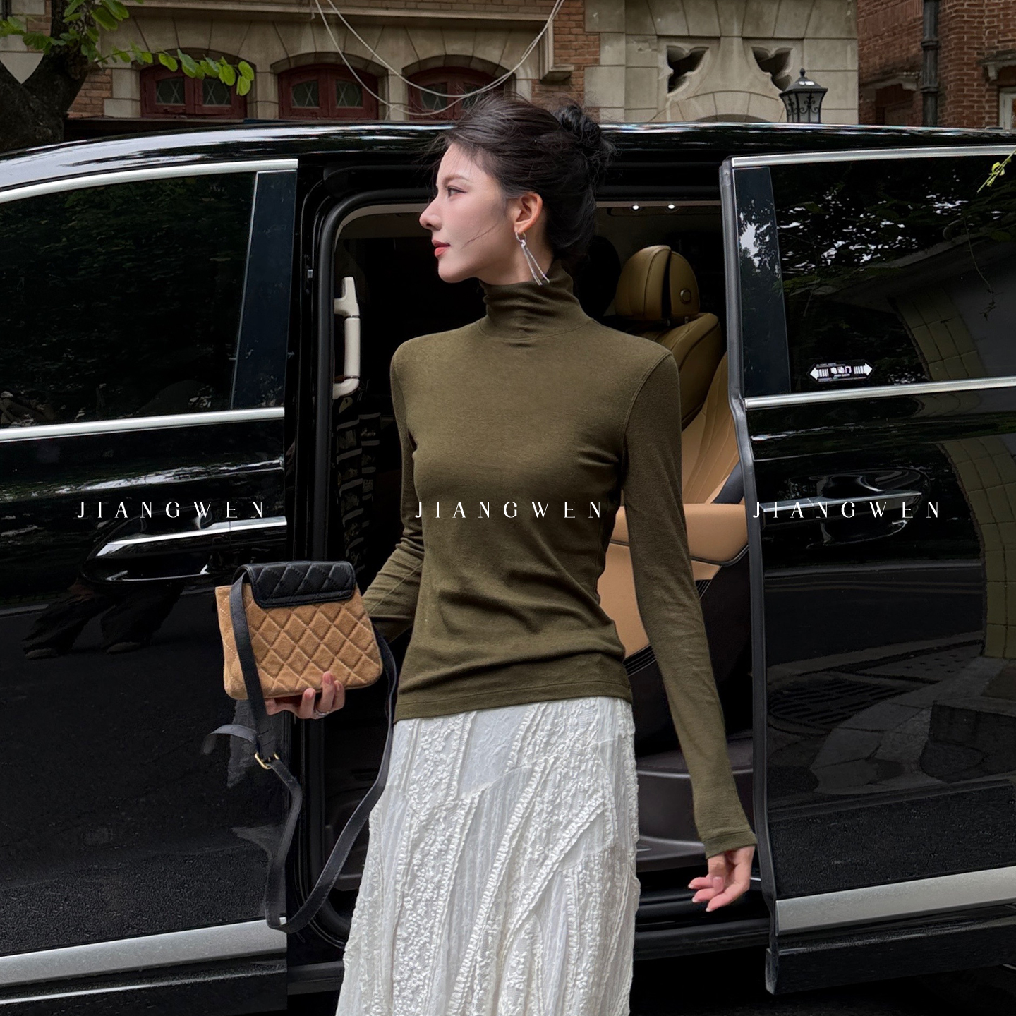 姜雯高领软糯山羊绒针织打底衫