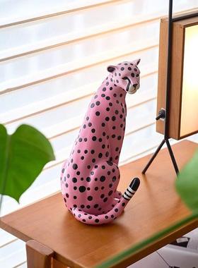 法式轻奢粉红豹子摆件玄关客厅电视柜高级感装饰中古少女心家居