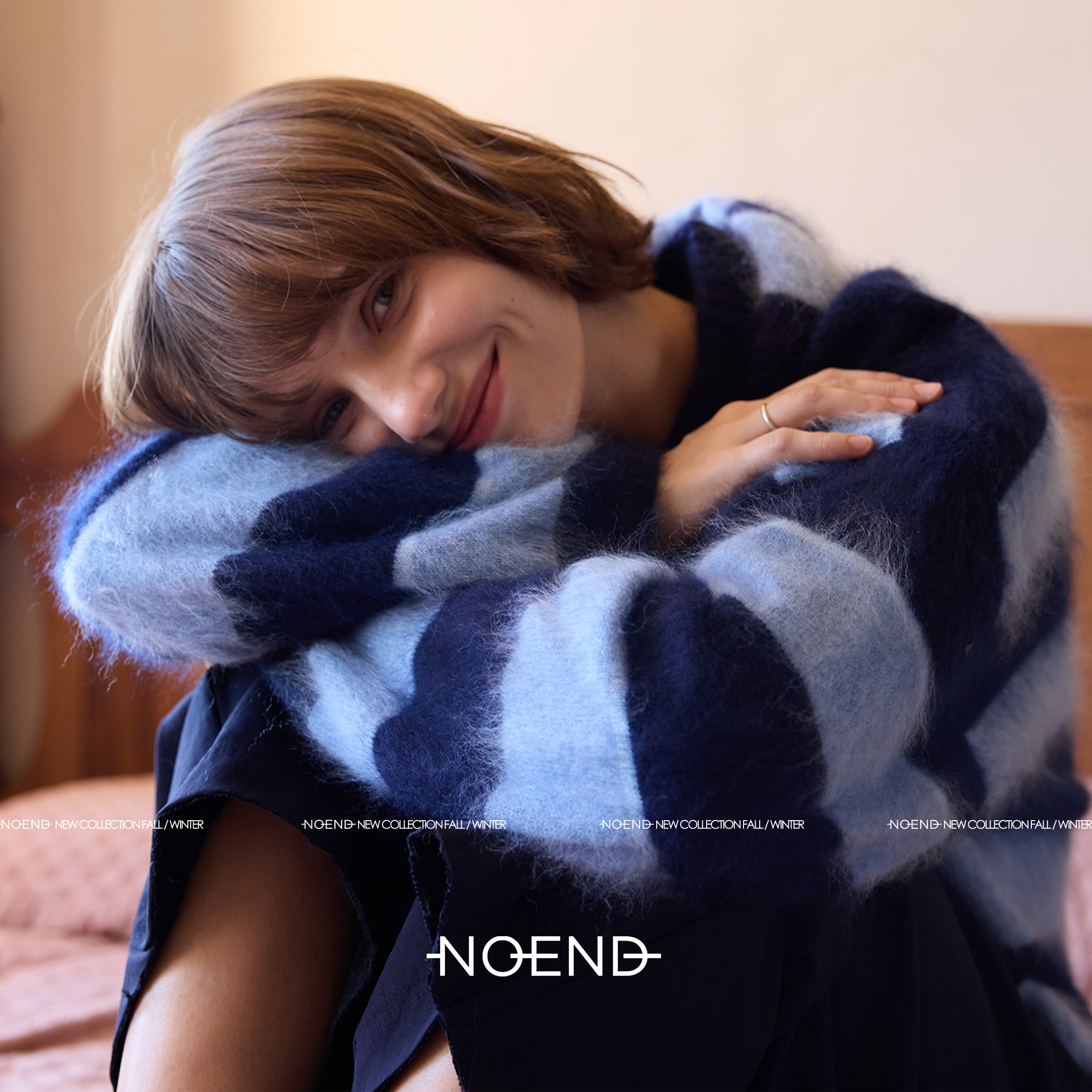 NOEND25/画稿余温绵羊毛山羊绒蓝色条纹圆领保暖毛衣 连帽披肩