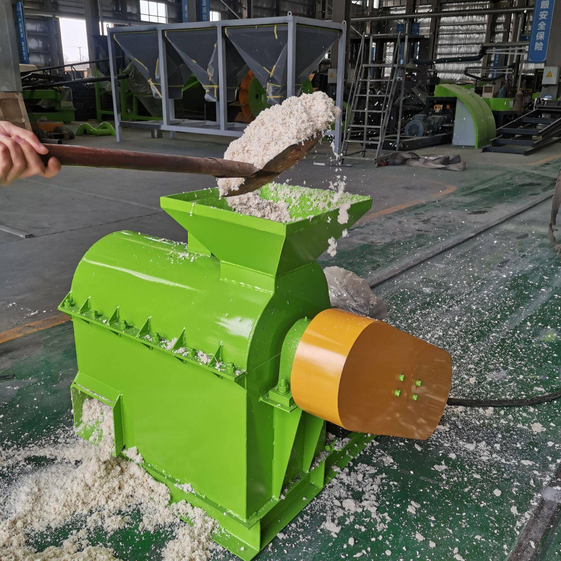 糟渣饼粕高湿物料粉碎机中药渣半湿物料粉碎设备草泥碳粉碎机
