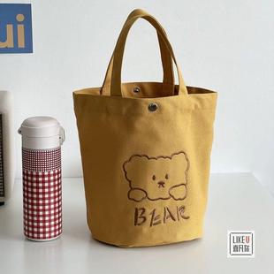 日系刺绣小熊水桶型托特帆布包女简约百搭小容量手提便当餐盒女s
