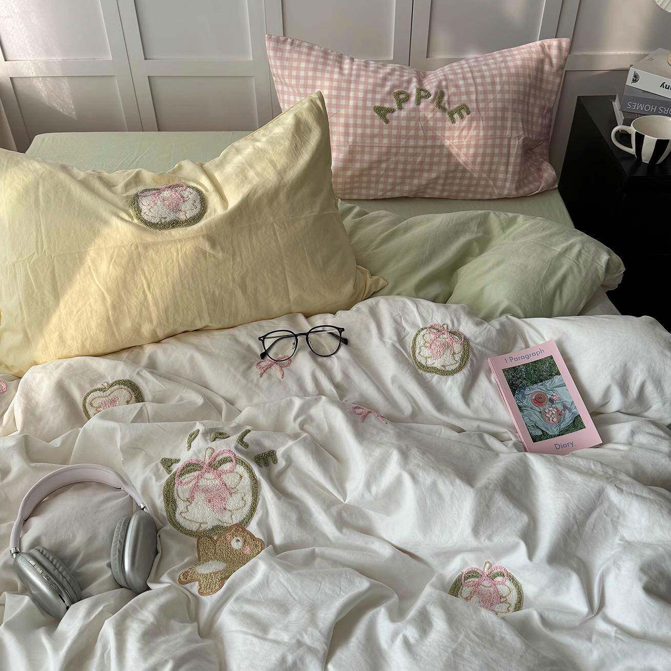 小清新ins混抱抱毛绣SCB巾水洗棉四件套奶果油白绿搭被套三件式床