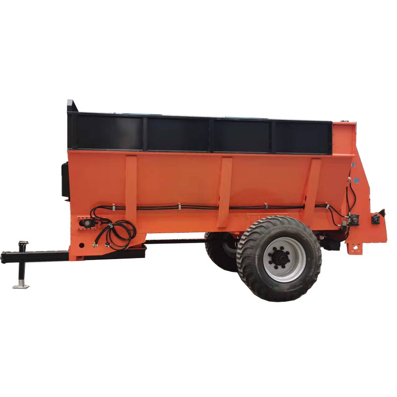 供应齐鲁宾田利丰牌螺旋绞龙撒肥车 大型撒粪车 有机肥撒肥机