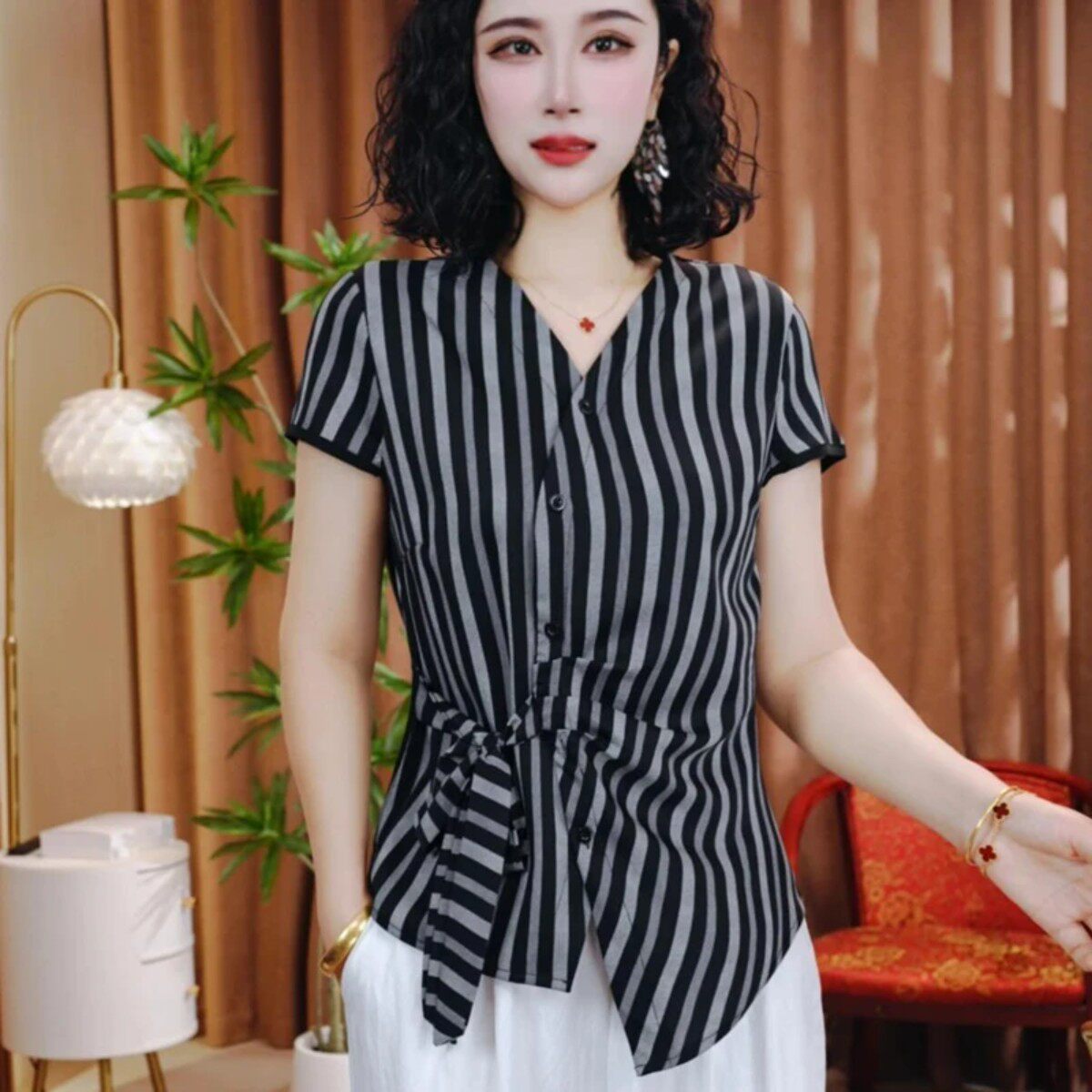 3念禾品质服饰夏季新款条纹V领女上衣修身小衫遮肉洋气百搭短袖