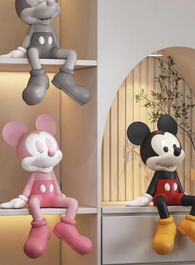 奶油ins坐姿米奇酒摆件客厅房电视柜关样板间玄儿童坐姿米奇背景