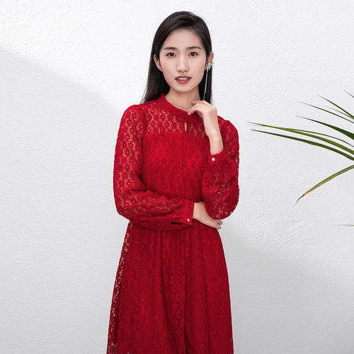 阿依莲气质秋2026春季新年礼服蕾丝连衣裙别致遮肉显瘦长裙子女装