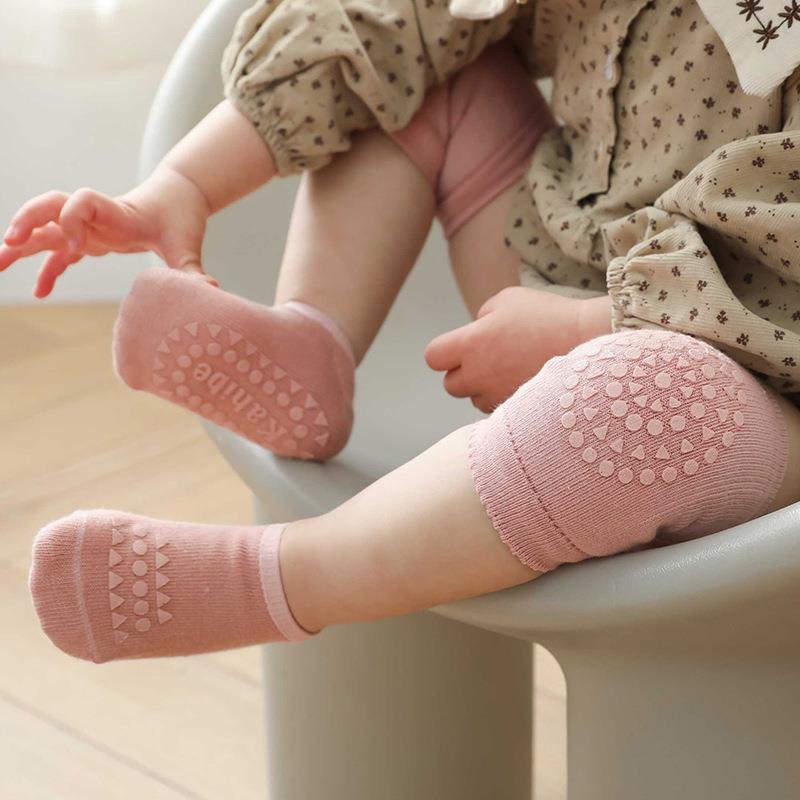 2024秋冬新款宝宝护膝袜子套装婴儿爬行学步防滑儿童卡通可爱脚套