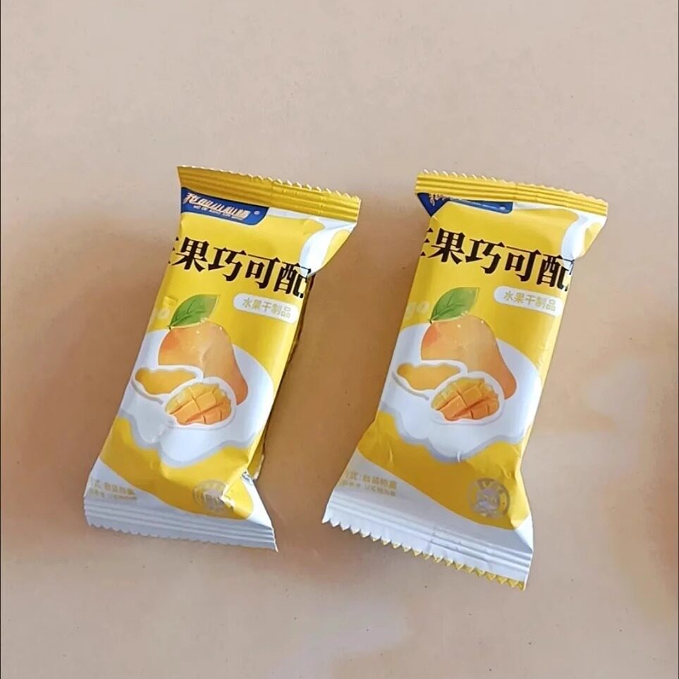 冻干草莓脆整颗巧克力涂层