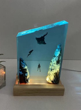 海底世界魔鬼鱼翻车鱼和潜水员小夜灯树脂家具装饰品生日礼物摆件