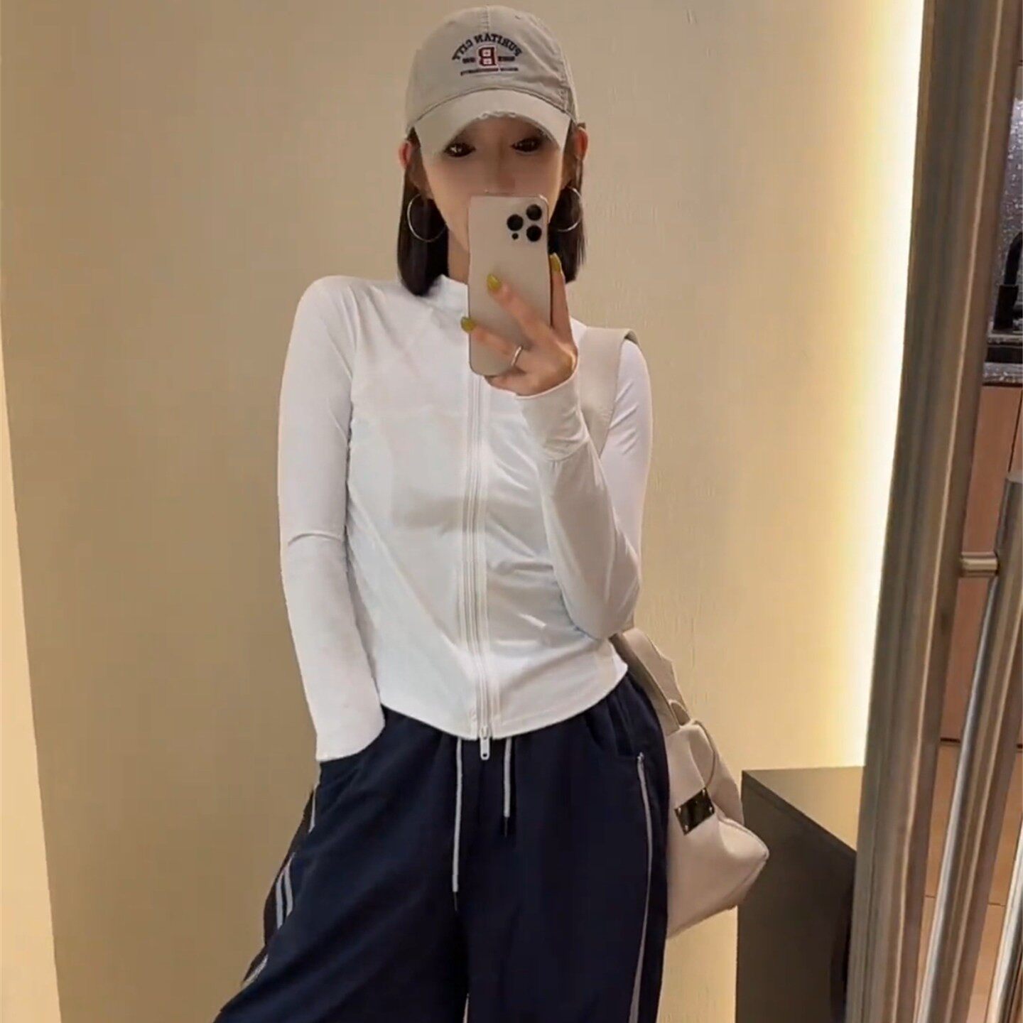 防晒衣女薄款外套夏季2026新款今年流行爆款修身凉感冰丝轻薄上衣