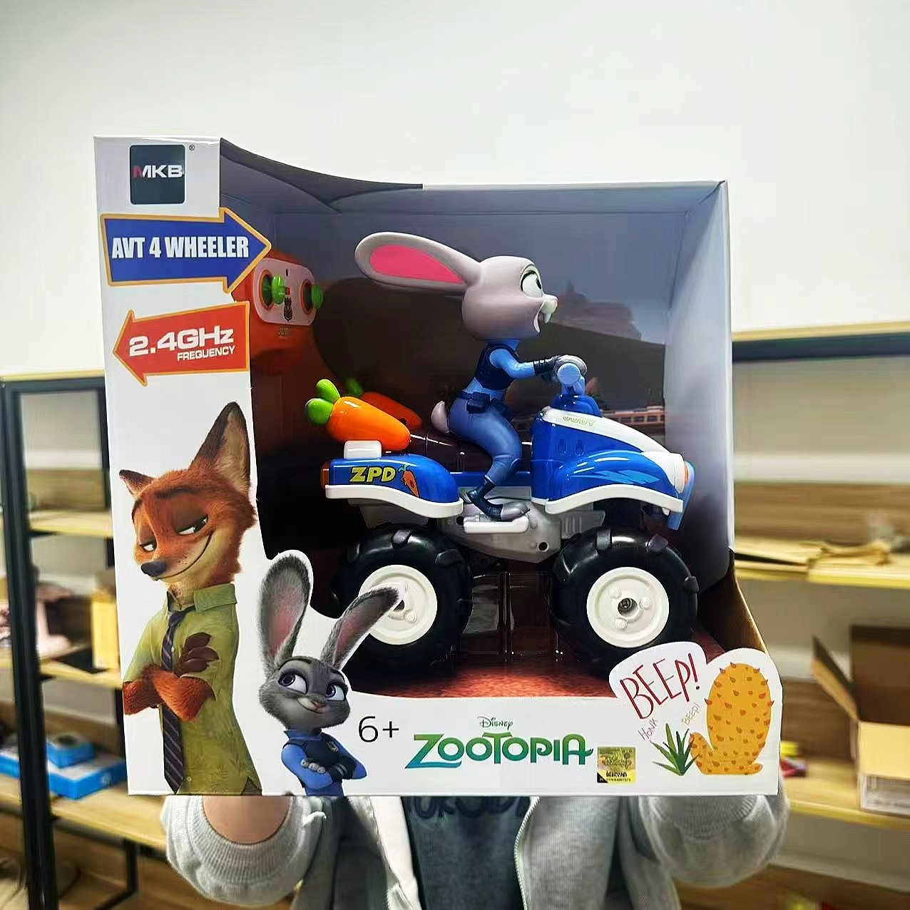 迪士尼Zootopia朱迪尼克四轮摩托车仿真遥控车玩具6+岁礼盒装玩具