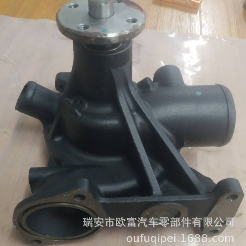 汽车叉车冷却剂泵6D40ME994508