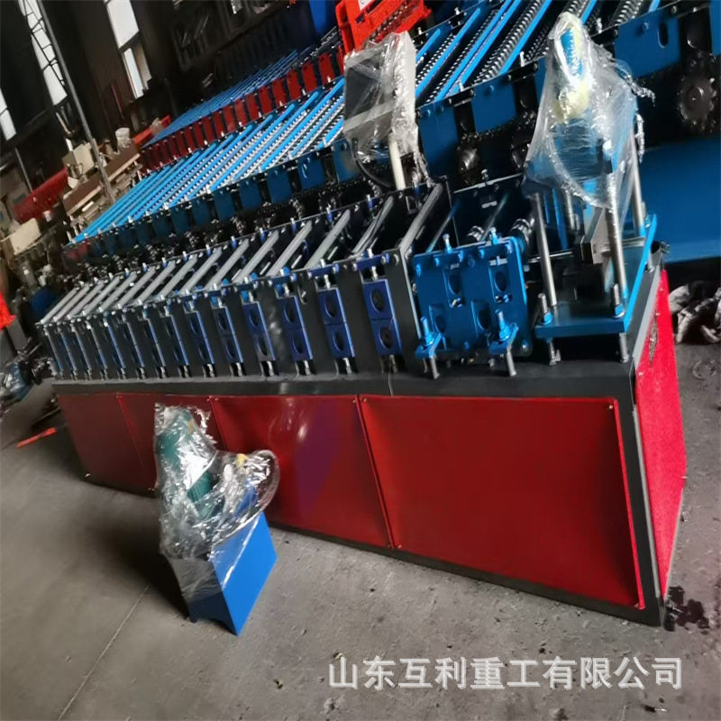 光伏板导流槽M槽成型机