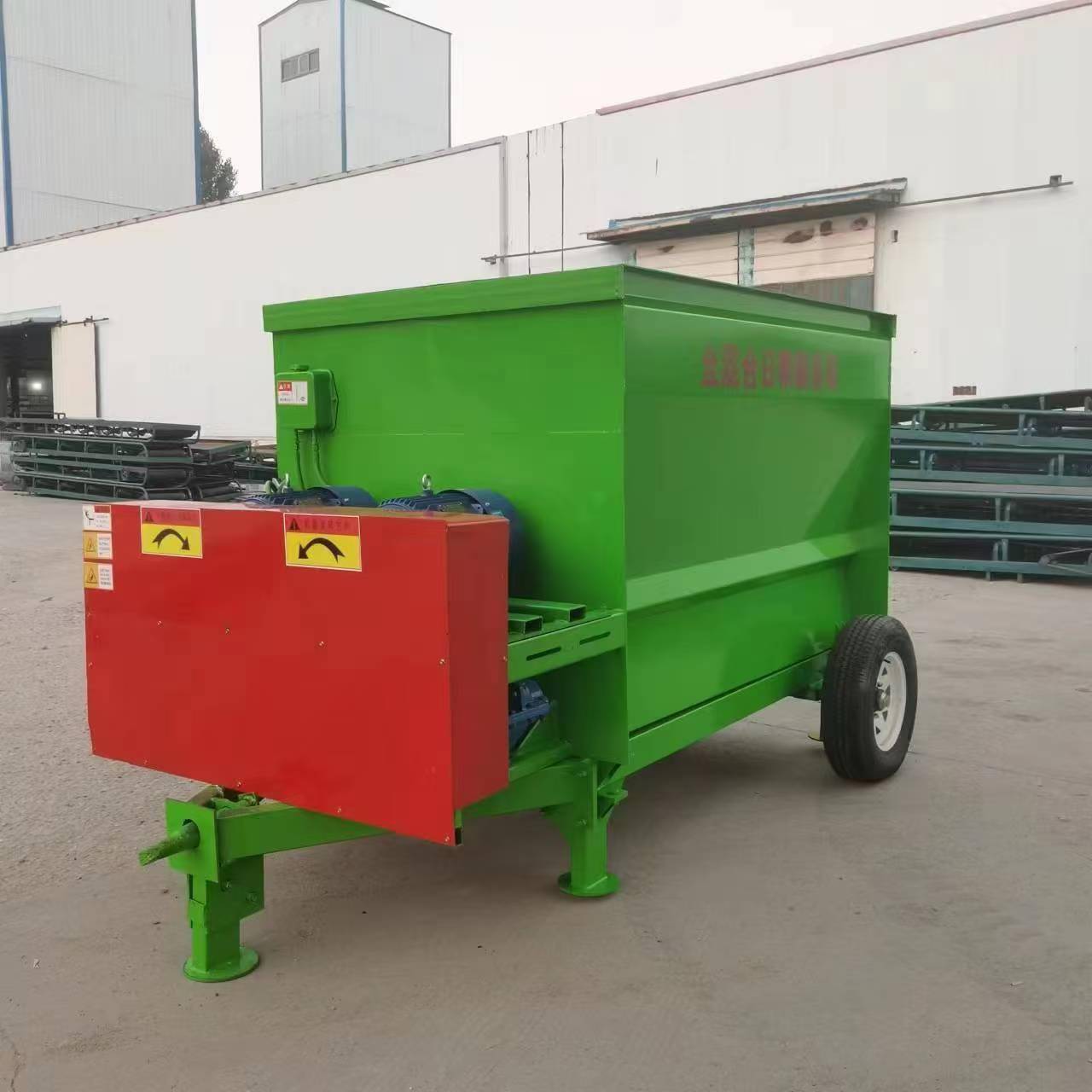 TMR搅拌机养殖设备牛精饲料搅拌机全混合日粮制备机铡草机