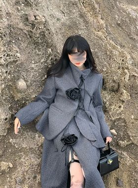 原创 玫瑰清冷ins蝴蝶结系带灰色小众不对称轻奢感机理毛呢套装女