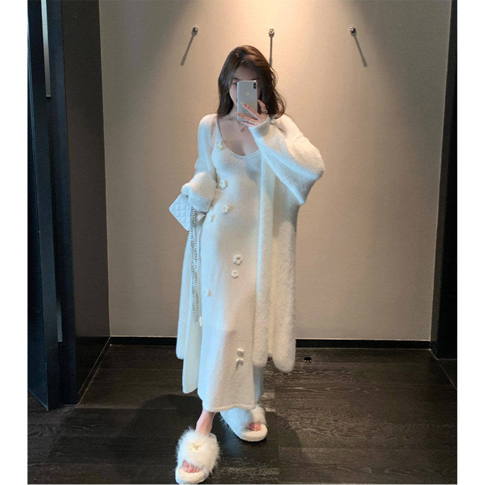 高级感白色针织吊带连衣裙长款显瘦毛衣裙套装秋冬穿搭