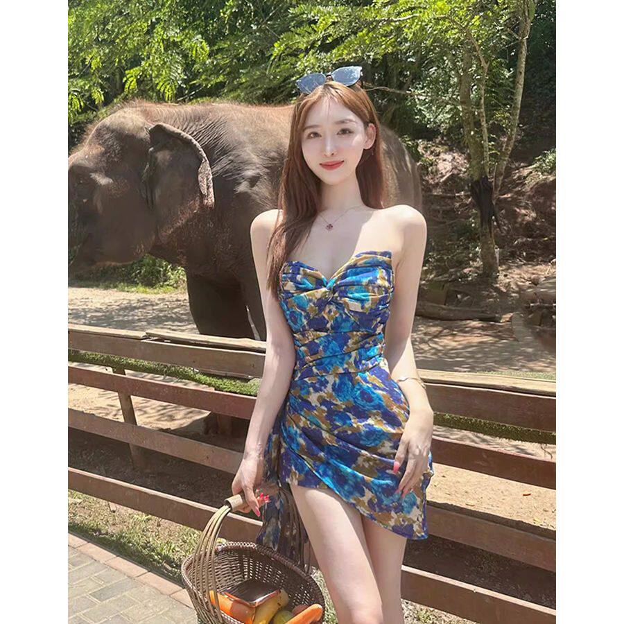 现货【旅游拍照!】短款碎花抹胸连衣裙女性感名媛风收腰不规则裙