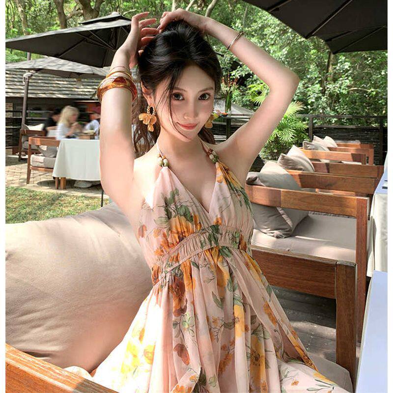 海边度假风吊带连衣裙女2025夏季露背印花长裙子