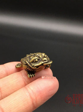 古玩铜器古董收藏仿古实心纯黄铜财字聚宝钱串金蟾迷你小摆件