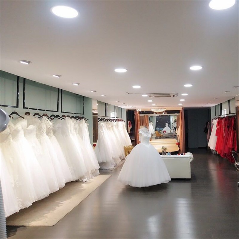 婚纱衣架U型架上墙 服装架子吊挂衣架礼服展示架铁艺吊顶杆悬挂架