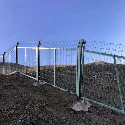 铁路护栏80018002铁道防护栅栏高速公路框架护栏工地围栏钢管立柱