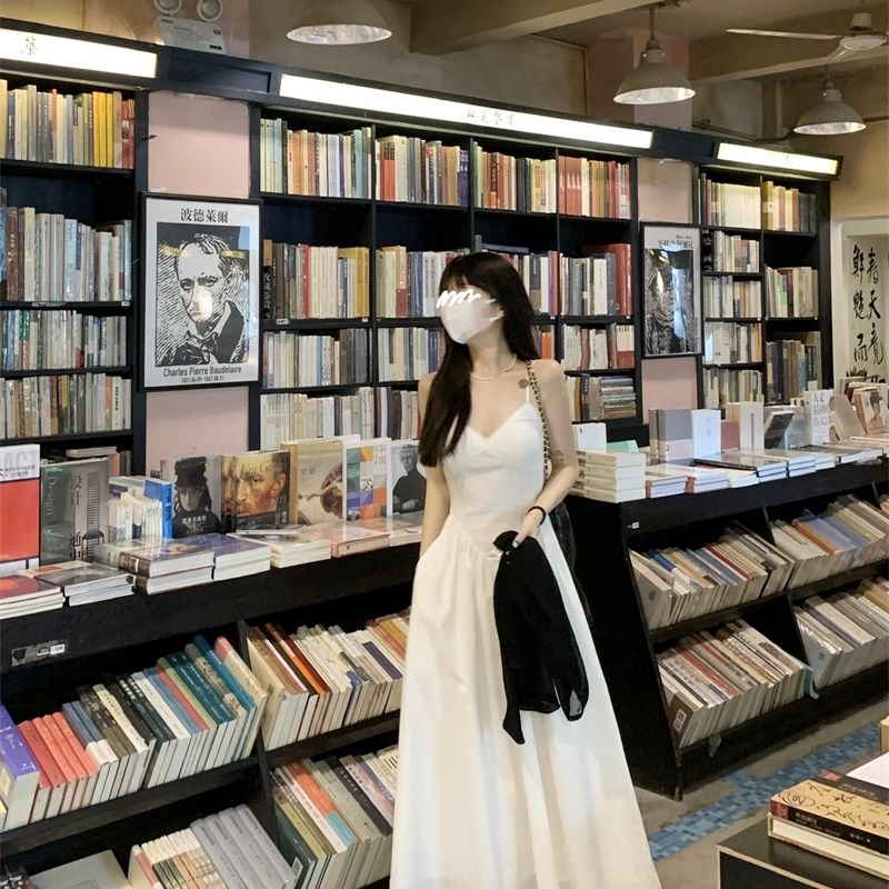 极速大码法式V领蕾丝n白色连衣裙2023新款春秋胖mm吊带裙配开衫两