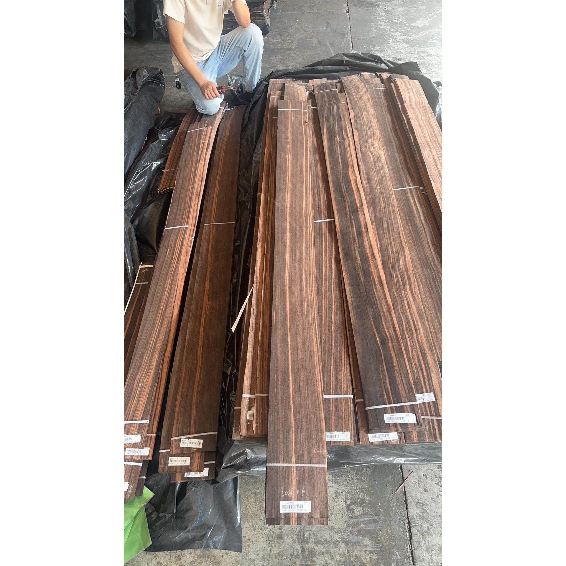 天然黑檀直纹木皮厚皮短料木皮贴皮,基础建材,基础材料,淘宝优惠券,粉丝福利购,淘宝优惠卷