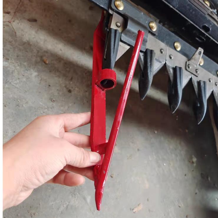 沃得锐龙收割机配件收倒伏神器护刀器加装尖子倒伏齿