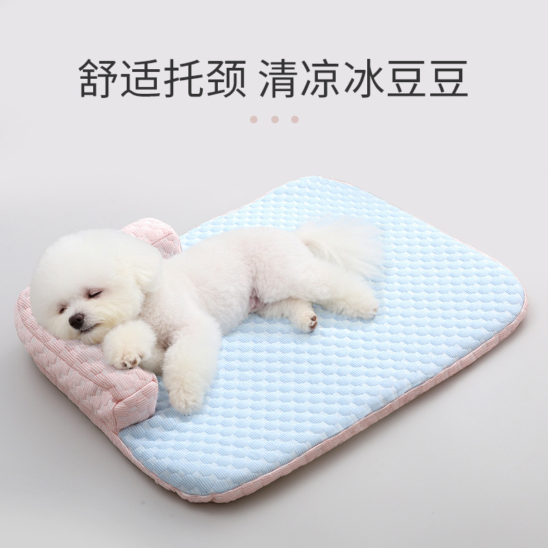 德国大眼怪兽可爱狗狗垫子透气