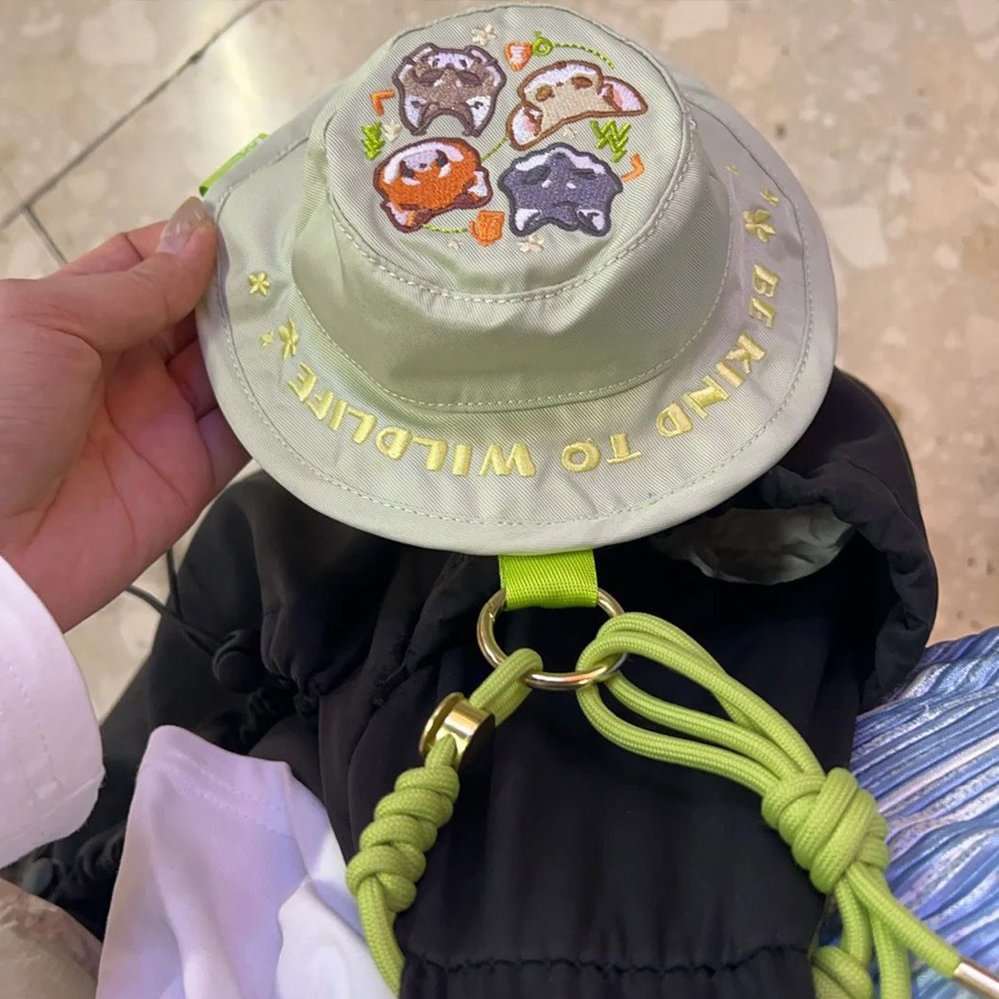 明日方舟红山动物园联动周边帽子包挂饰夏萌同栖款可爱小包挂件女