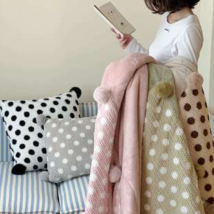 款 毛球抱枕生被子两用加绒新厚法莱绒加午休盖毯汽车内靠垫学BVD