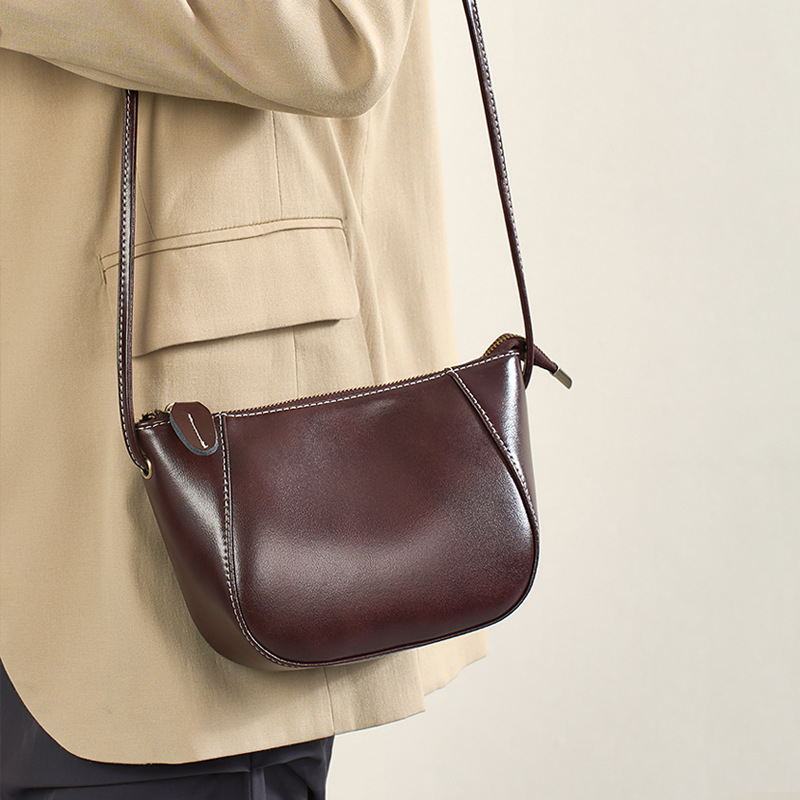 小个子斜挎包女包包百搭2025新款女包高级感复古简约单肩包