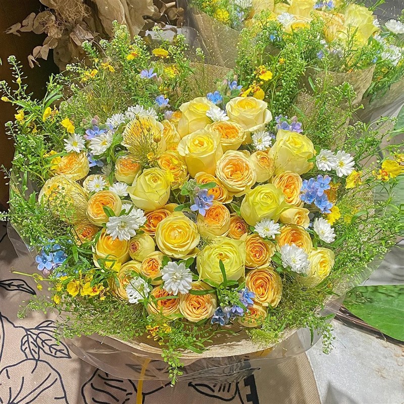 春日多巴胺混搭玫瑰花束鲜花速递同城全国广州杭州深圳生日送花店