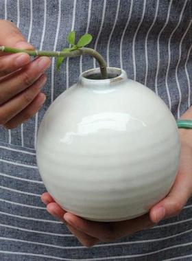 极速白瓷中式迷你陶瓷小花瓶粗陶圆白色小K口侘寂风禅意陶罐花器