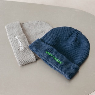 Katalogue字母刺绣毛线帽女秋冬护耳帽子男冷帽防寒针织帽