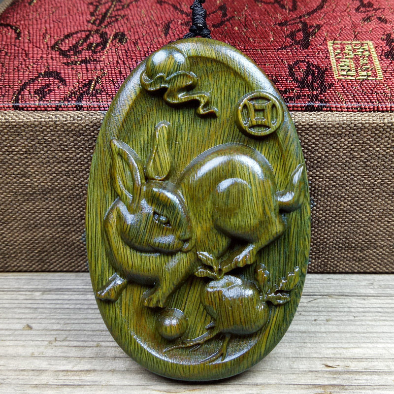 绿檀木实木雕刻十二生肖椭圆款虎兔龙蛇马羊随身吊坠木质钥匙挂饰