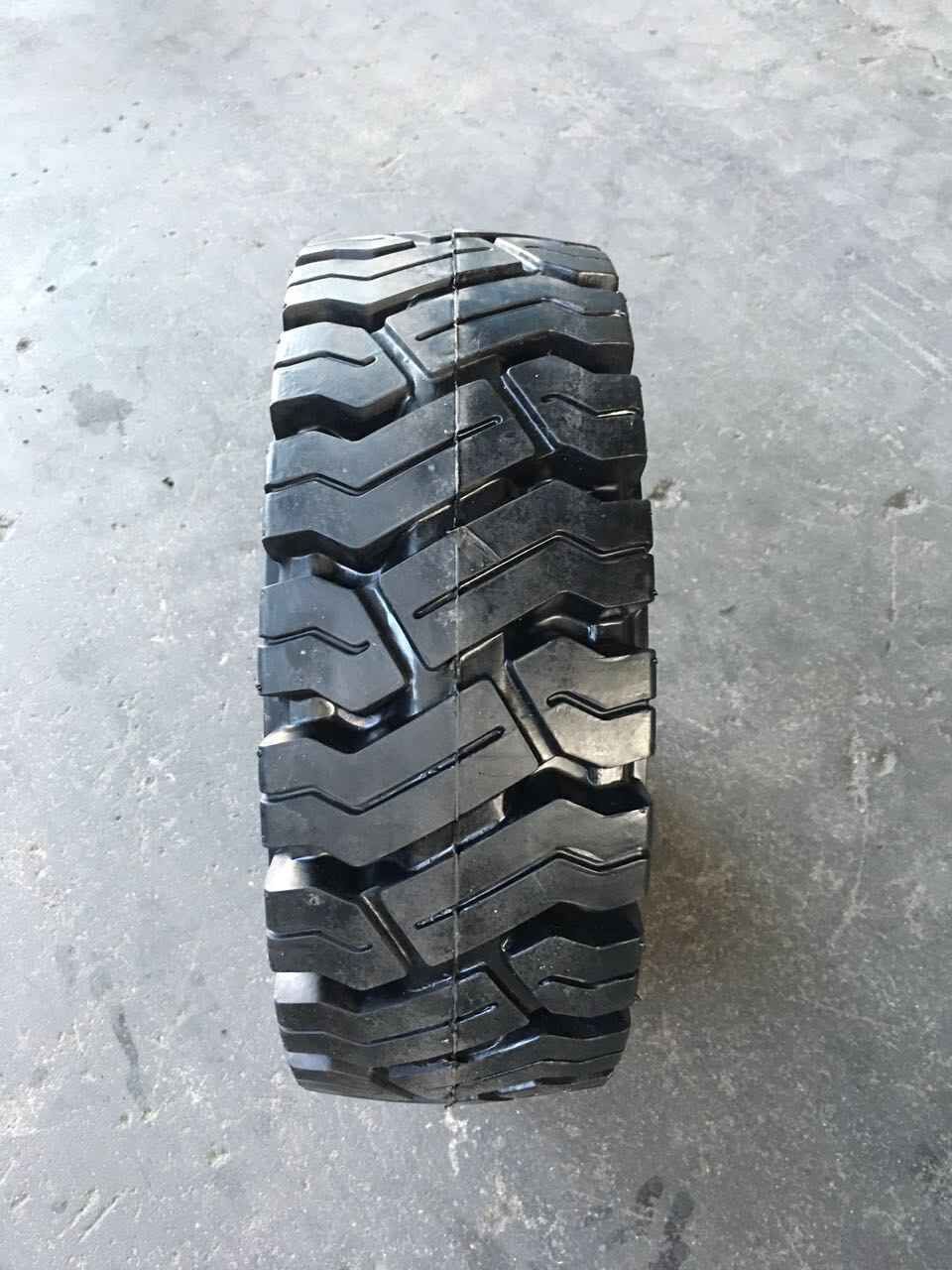 电动叉车 18*7-8叉车实心轮胎18*7-8工业叉车轮胎三包耐磨