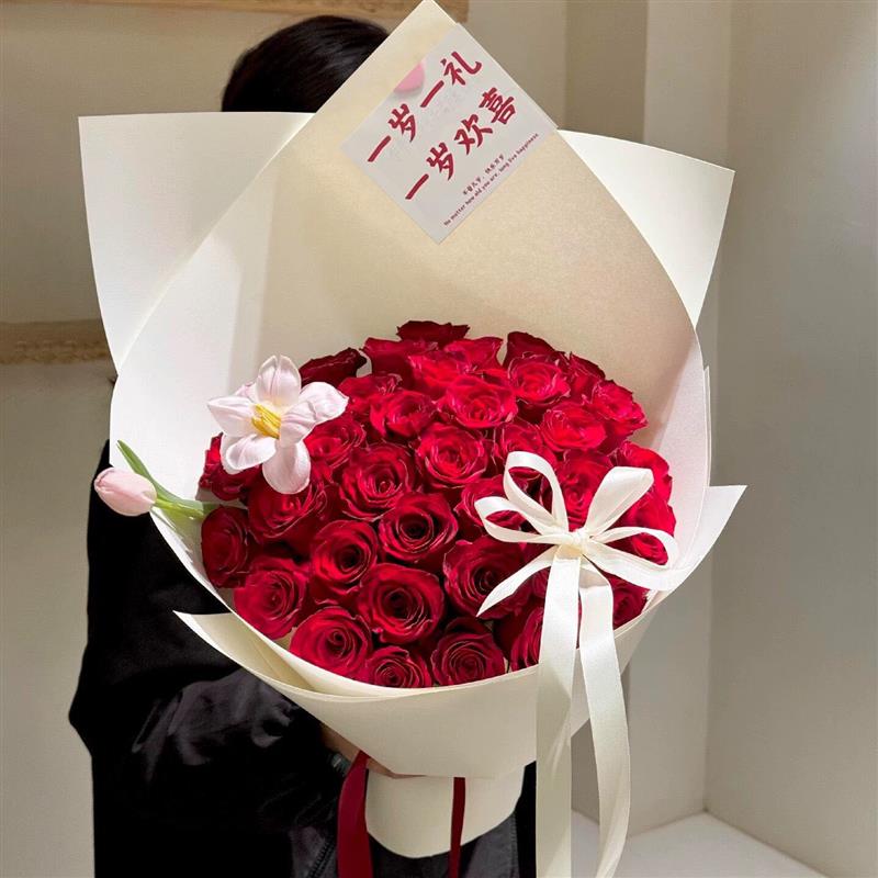 红玫瑰郁金香花束鲜花速递同城生日上海北京成都广州杭州花店配送