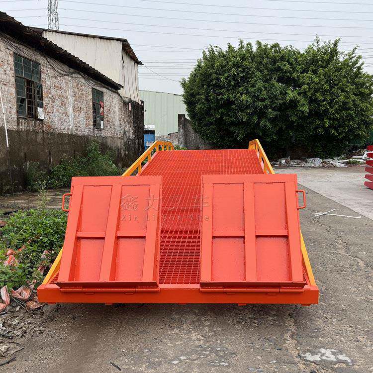 工厂直供移动登车桥钢格板10吨9米格栅板桥面防滑升降货车