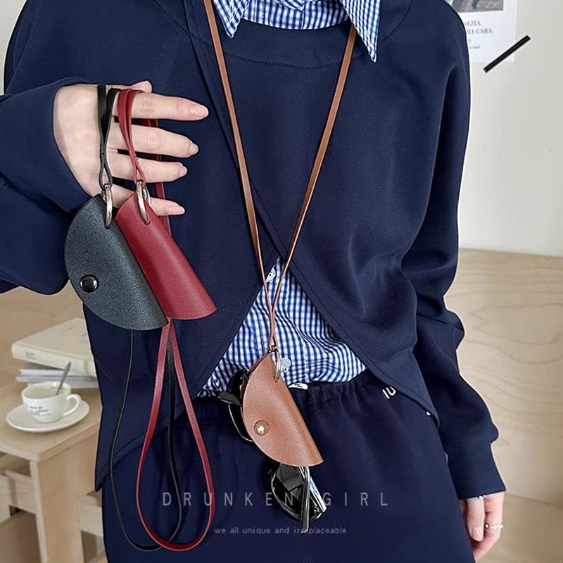 皮质饺子包脖挂眼镜夹项链配饰女墨镜夹外出挂件便捷小包包卫衣链