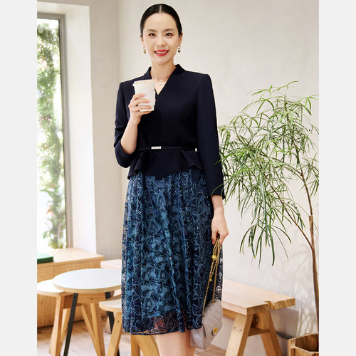 皮尔卡丹女装春季新款V领长袖蕾丝拼接假两件连衣裙P51197E5071N0