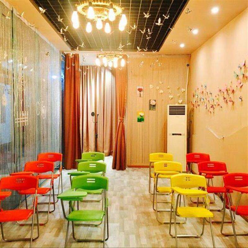 简易塑料靠背办公可折叠培训椅带写字板会议椅简约桌椅一体椅子