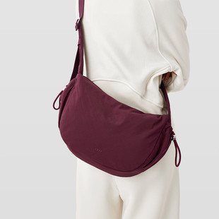 莱夫LEFF饺子包女休闲斜挎包轻便大容量高级感通勤包百搭小众女包