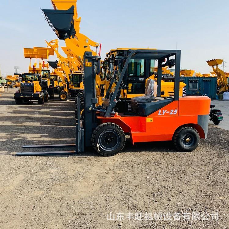 新款2.5吨柴油叉车柴油内燃叉车四轮座驾式1.5吨2吨叉车