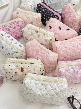 31291 清新绗缝手拿化妆包少女大容量可爱收纳学生拉链文具袋笔袋