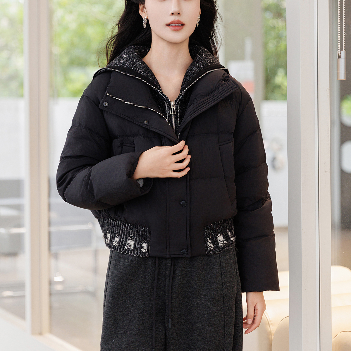 针织大翻领下摆收腰双门襟羽绒服